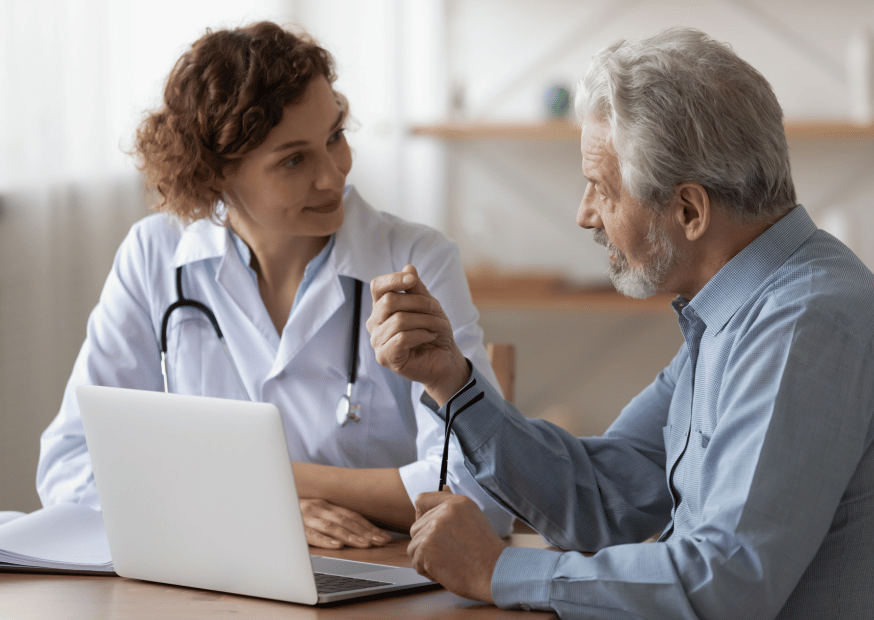 CME-Punkte_Kachelbild - Man consulting with doctor Lupus Symptome Grafik